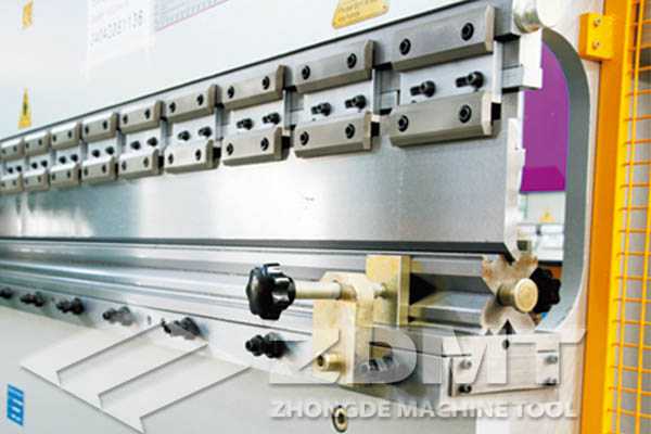 補償工作臺(選配).jpg 補償工作臺(選配).jpg