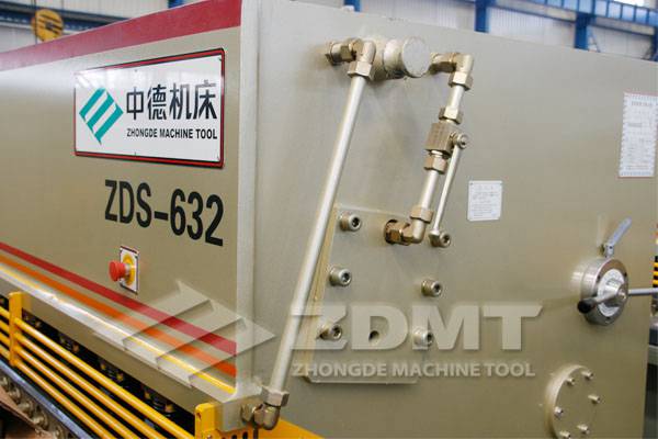 卡套式接頭體.jpg 卡套式接頭體.jpg