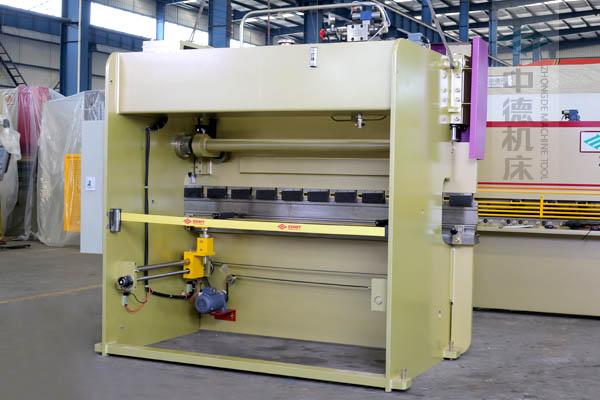 ZDP-4022機床背面.jpg ZDP-4022機床背面.jpg