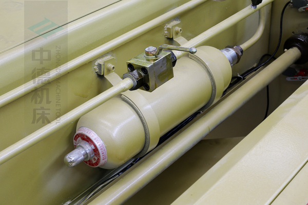 ZDG-832氮?dú)饣爻萄b置,蓄力大,回程速度快.jpg ZDG-832氮?dú)饣爻萄b置,蓄力大,回程速度快.jpg