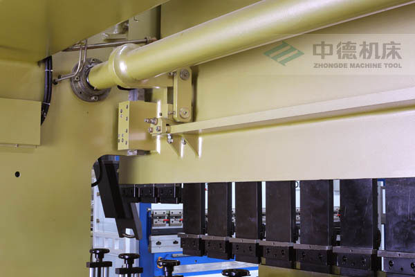 ZDPK-10032配有中德公司最新型扭軸同步裝置,強度高,能調(diào)節(jié),專利技術 ZDPK-10032配有中德公司最新型扭軸同步裝置,強度高,能調(diào)節(jié),專利技術