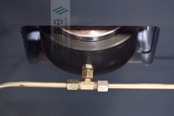 ZDPE10025高精度液壓撓度補償,高品質油缸,有效補償中間位置角度偏差.jpg ZDPE10025高精度液壓撓度補償,高品質油缸,有效補償中間位置角度偏差.jpg